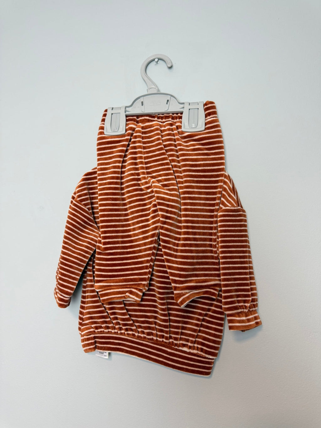 NEW Crocodile Velour Jumper & Joggers Outfit - Baby Boys 3 - 6 Months - Back On The Shelves High Street Discount Outlet Online UK