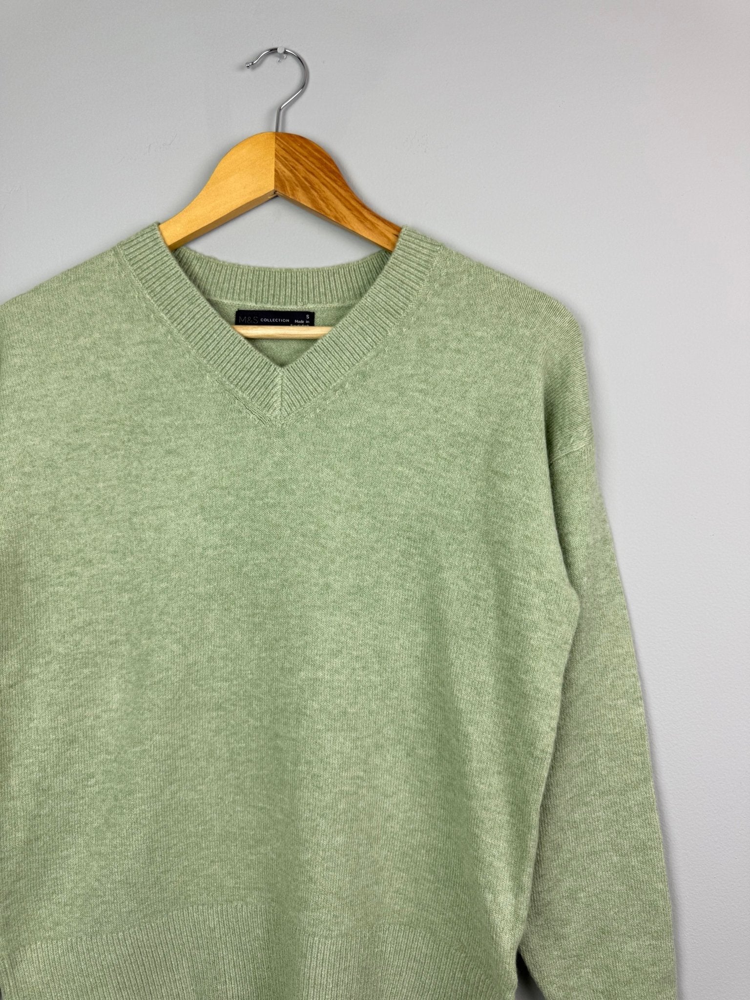 Pale Jade Wool Blend V Neck Jumper - Ladies Size S - Back On The Shelves High Street Discount Outlet Online UK