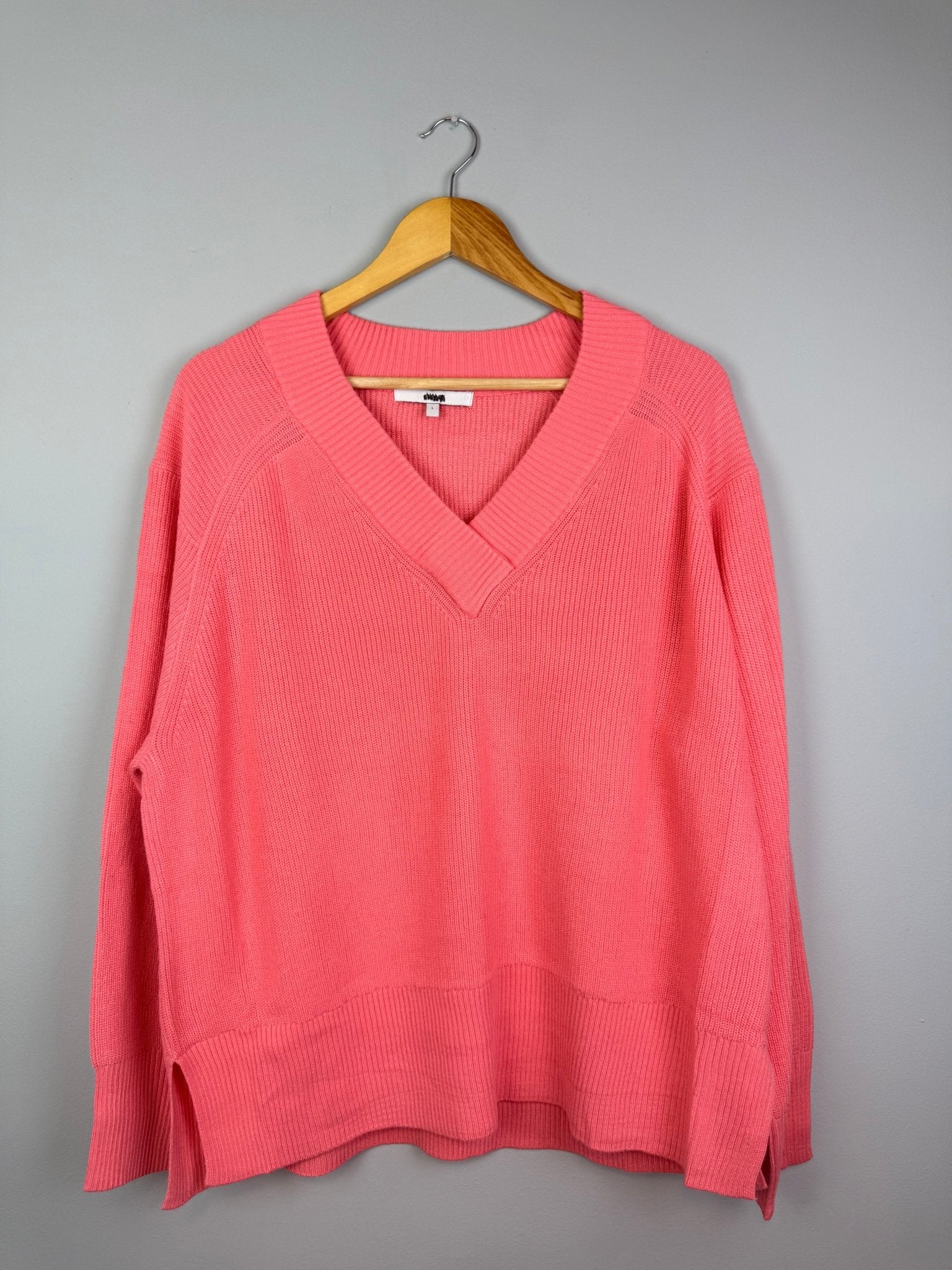Ladies Bright Pink V - Neck Knit Jumper - Size Large - Back On The Shelves High Street Discount Outlet Online UK