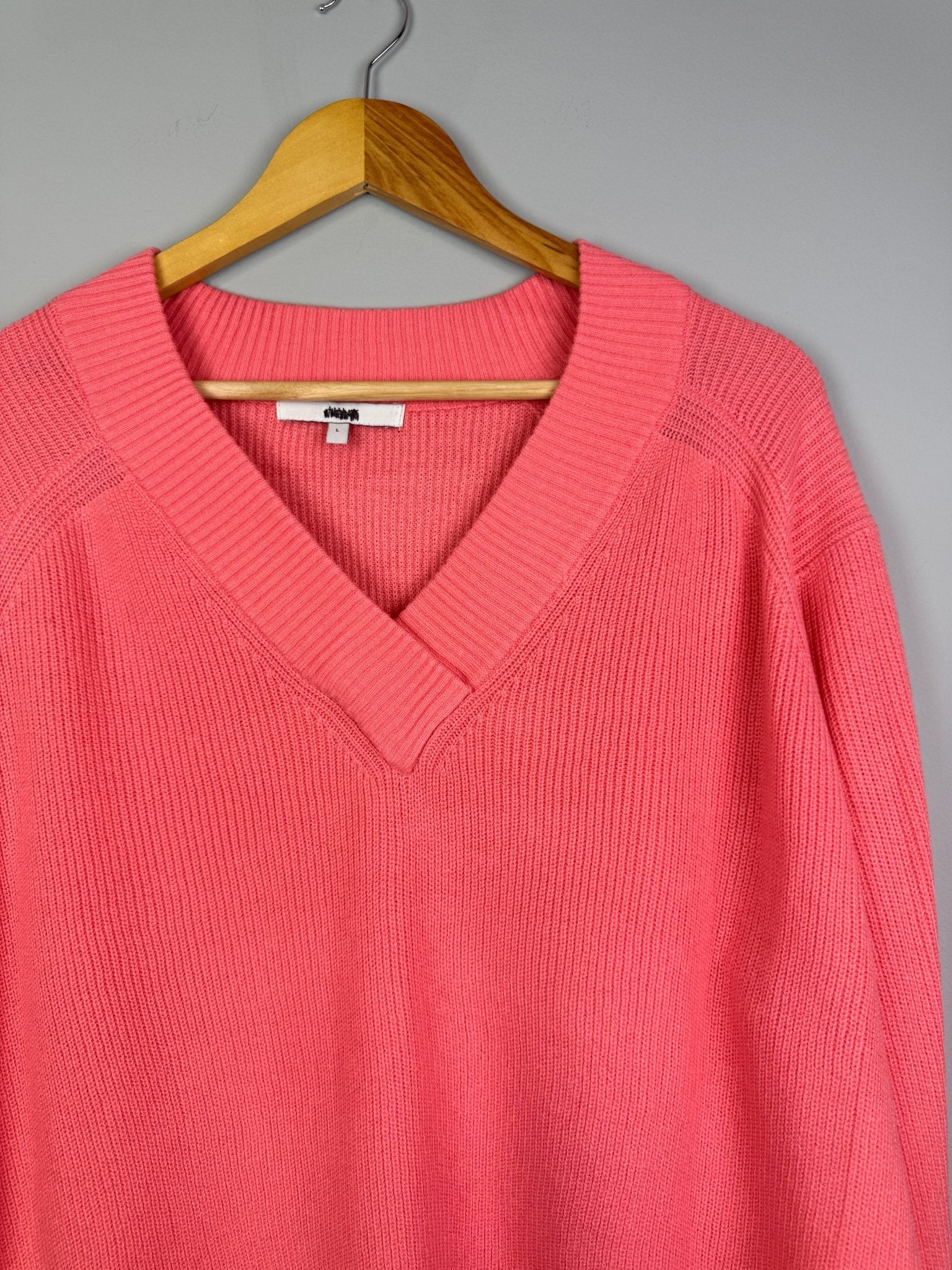 Ladies Bright Pink V - Neck Knit Jumper - Size Large - Back On The Shelves High Street Discount Outlet Online UK