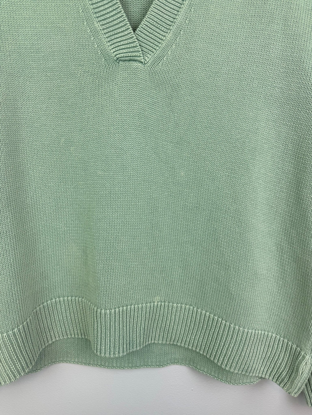 Ladies Sage Green V - Neck Cotton Knit Jumper - Size Medium - Back On The Shelves High Street Discount Outlet Online UK