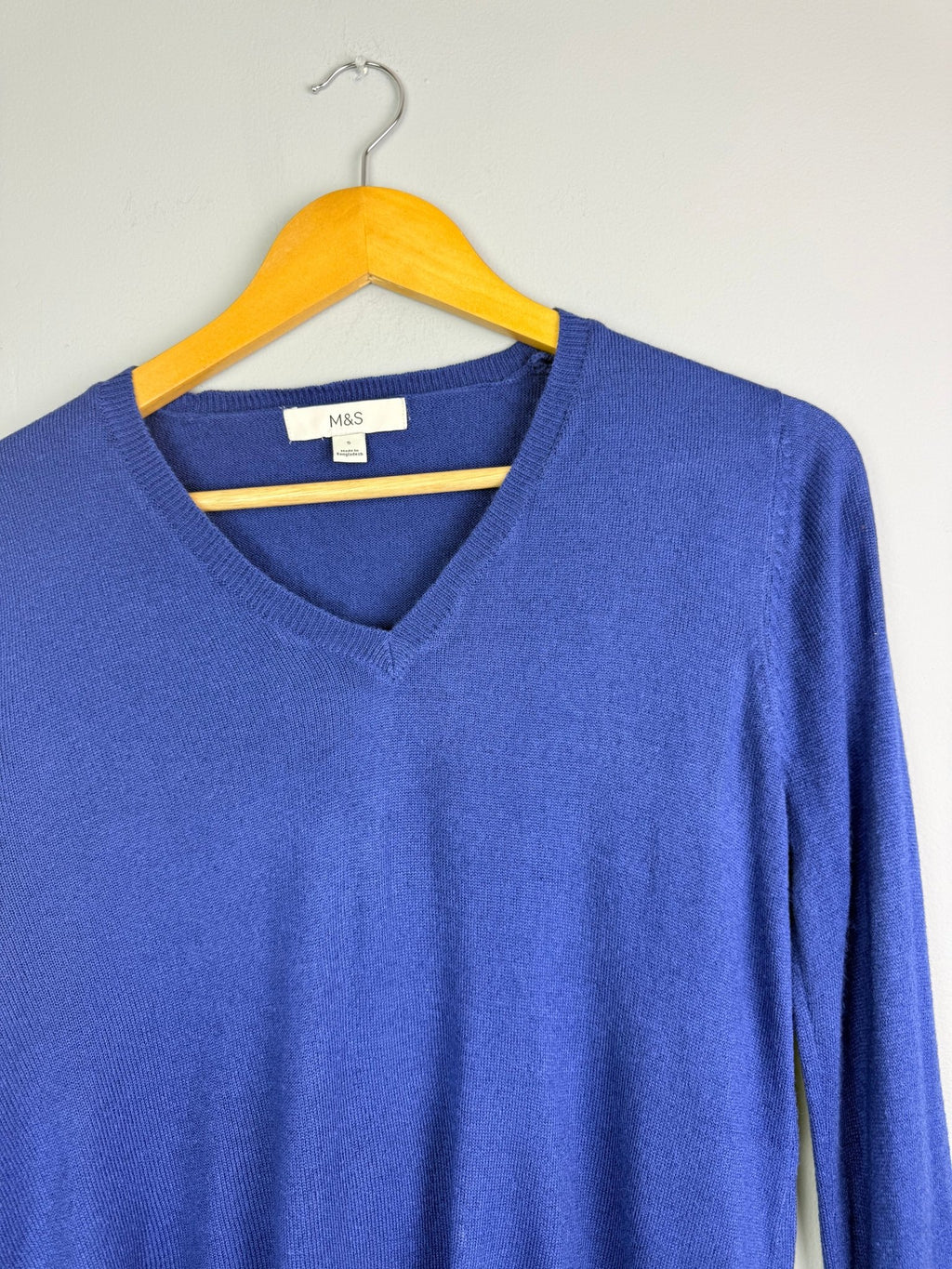 Ladies Ex MS Blue Fine Knit V Neck Jumper - Size S - Back On The Shelves High Street Discount Outlet Online UK