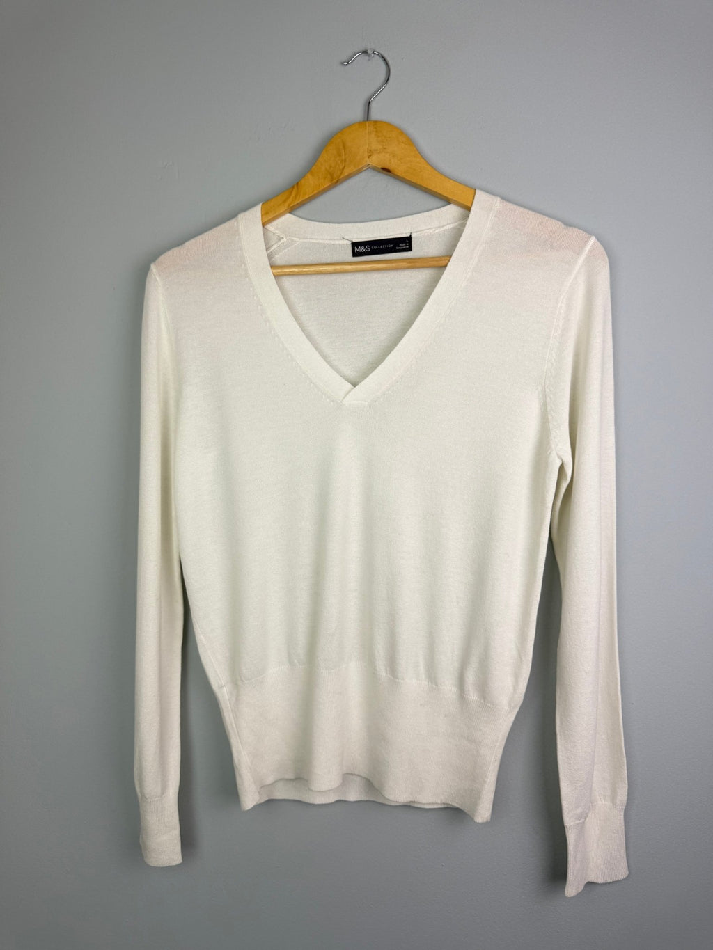 Ladies Ex MS Cream Fine Knit V Neck Jumper - Size L - Back On The Shelves High Street Discount Outlet Online UK
