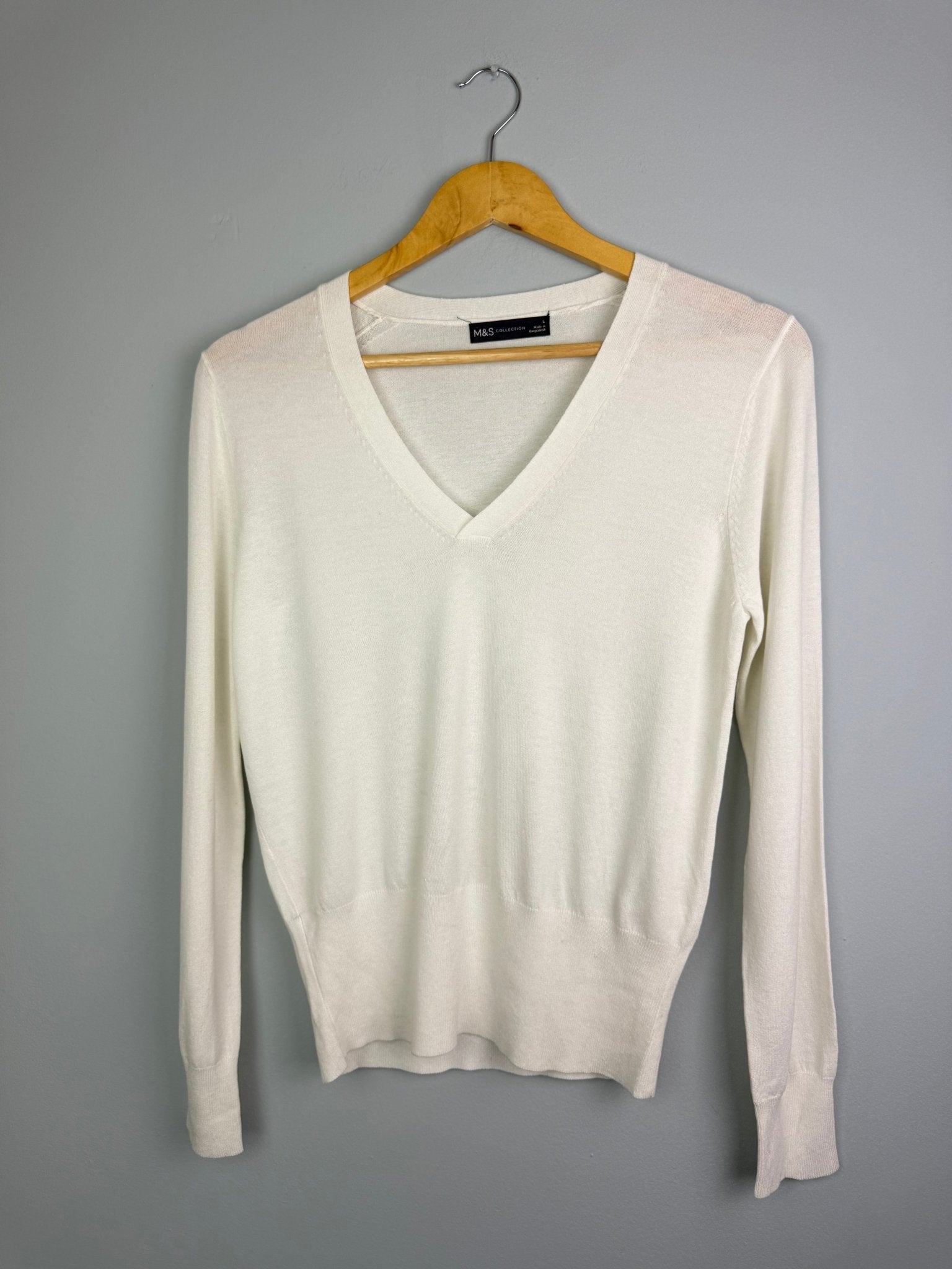 Ladies Ex MS Cream Fine Knit V Neck Jumper - Size L - Back On The Shelves High Street Discount Outlet Online UK
