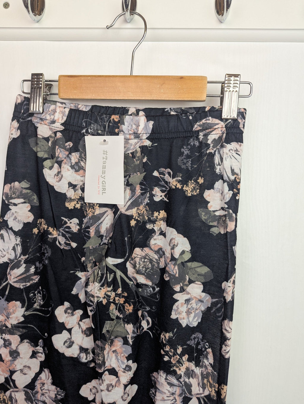 NWT's Tammy Girl Black/Pink Floral Leggings - Girls 11 - 12 Years - Back On The Shelves High Street Discount Outlet Online UK